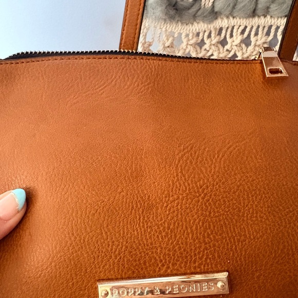 Cute Leather Crossbody Bag - Picture 4 of 12
